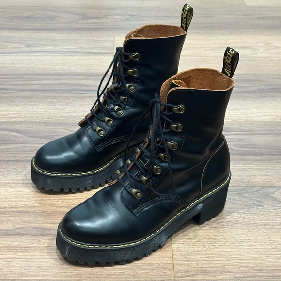 Dr. Martens Leona 7 Hook Boots in Black Size 10 - Picture 2 of 16